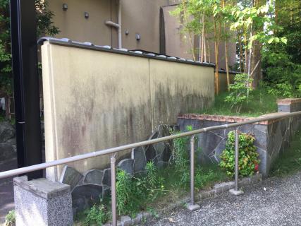 汚れが広がった外塀